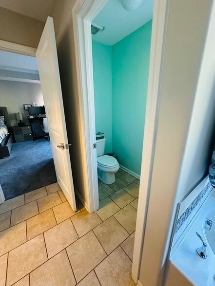 Building Photo - 226 Willow Point Cir