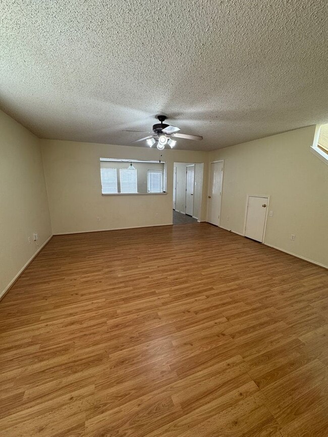 Building Photo - 7530 Kings Tr