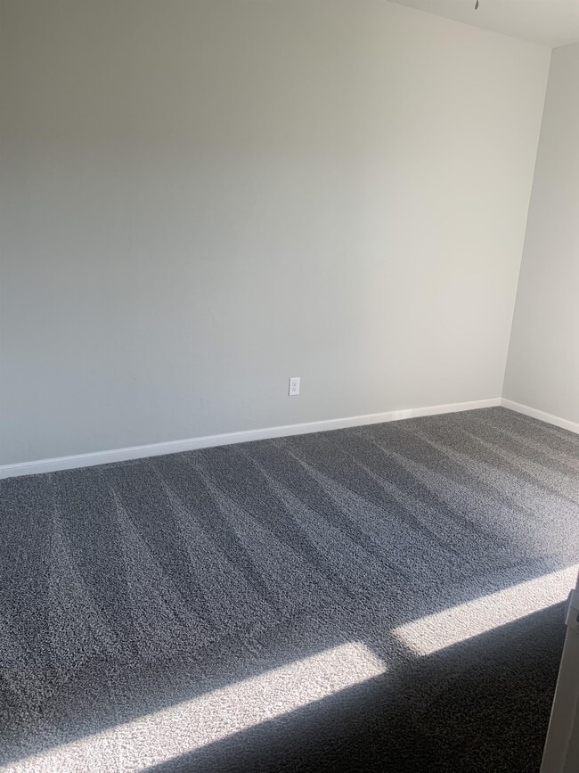 Building Photo - 202 Northwest Granite Avenue