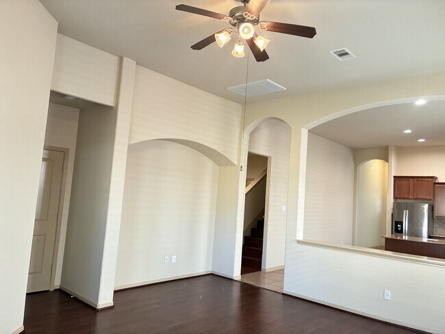 Building Photo - 6111 Grassy Haven Ln