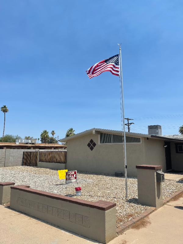 Building Photo - 6413 W Glenrosa Ave