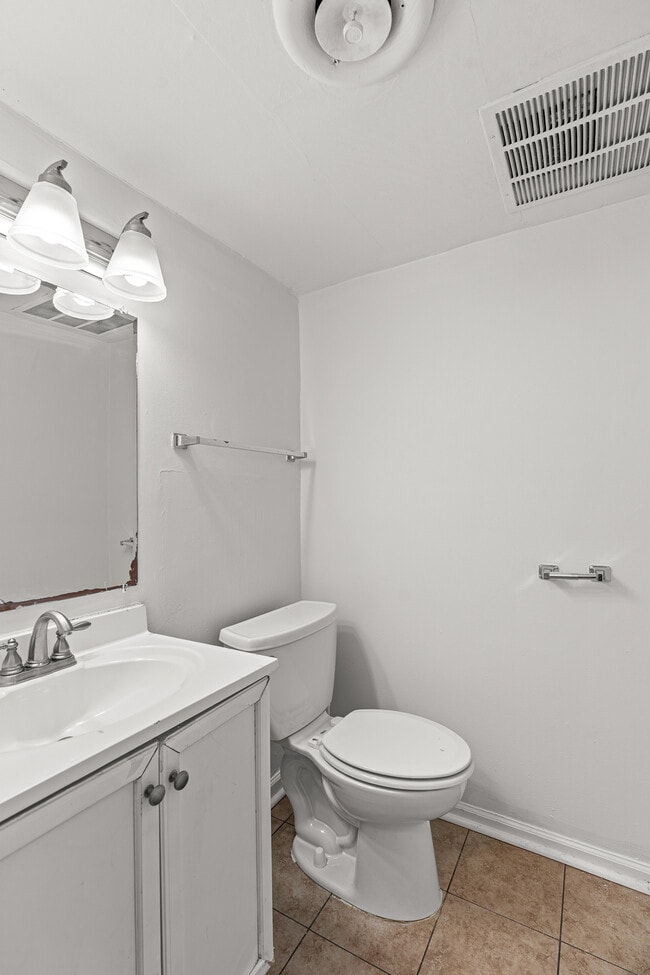 Building Photo - 289 Osage Ct