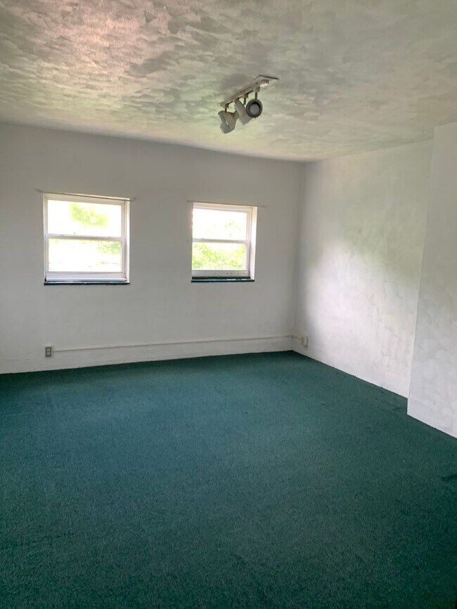 Building Photo - 21 Welsford St