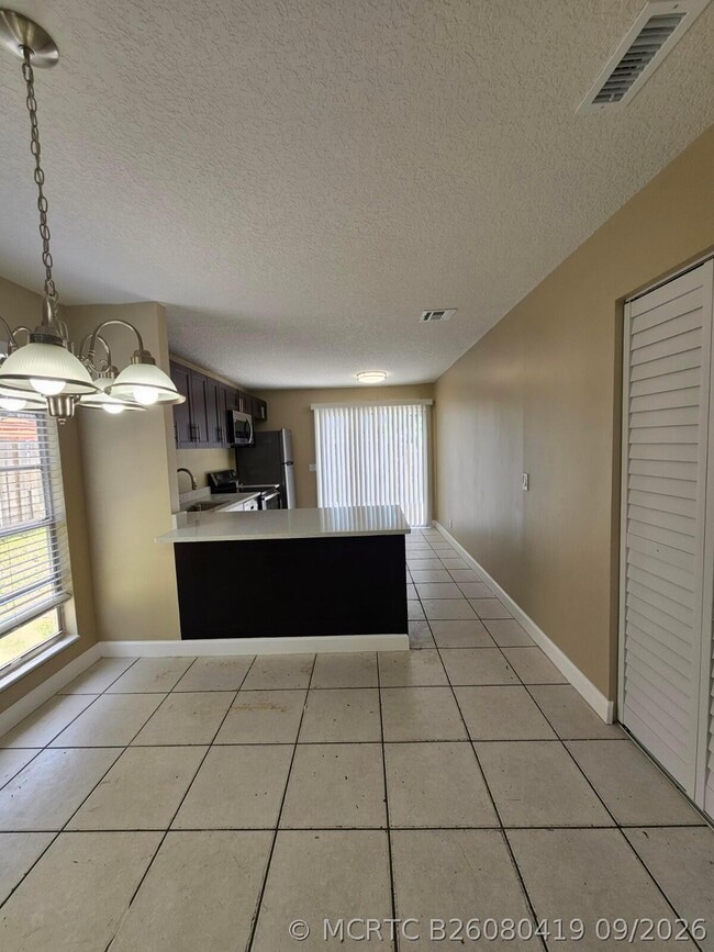 Building Photo - 4876 Orleans Ct