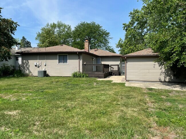 Building Photo - 16819 Forest View Dr