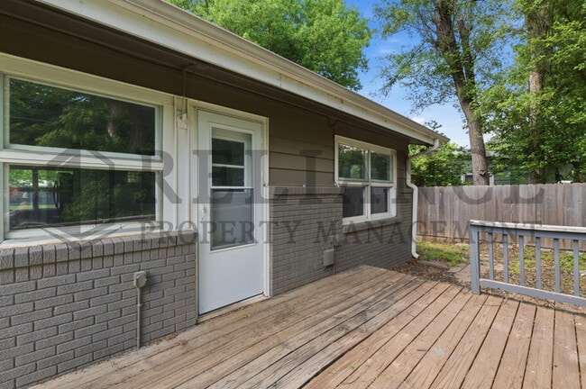 Building Photo - 730 N Chipper Ln