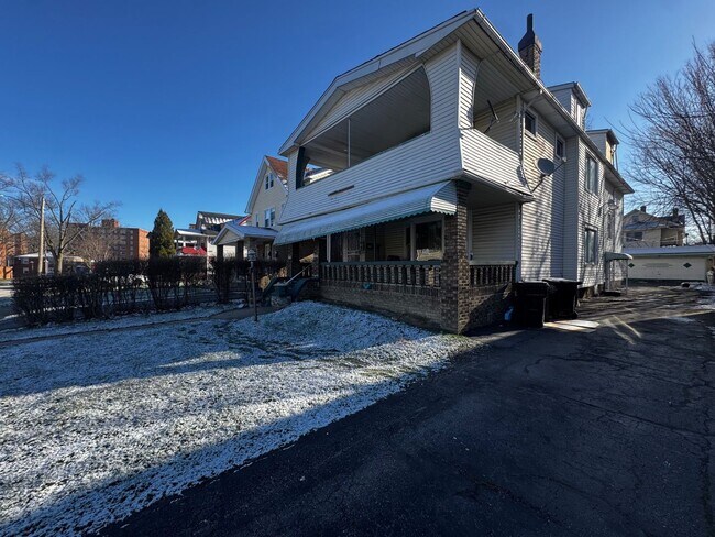 Building Photo - 1545 Glenmont Rd