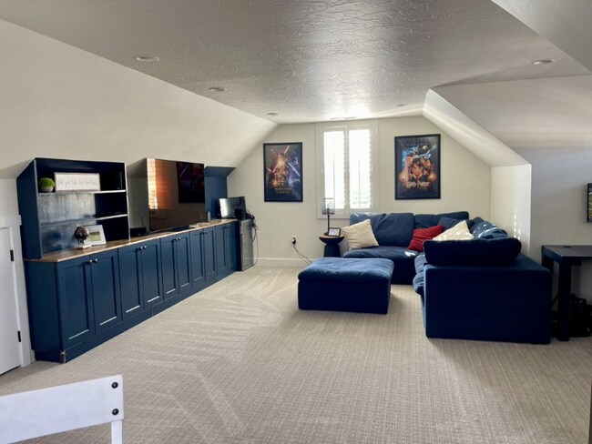 Building Photo - 997 Willow Breeze Ln