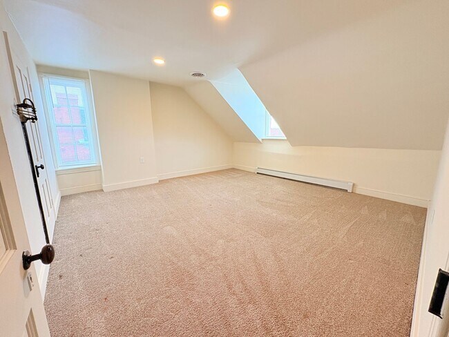 Building Photo - 135 S Duke St