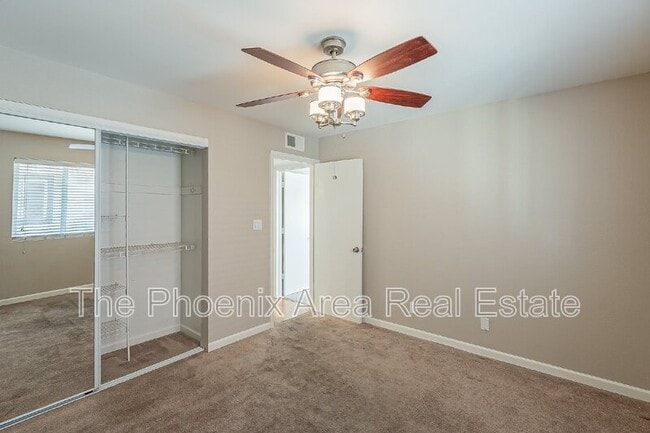 Building Photo - 700 W University Dr