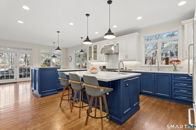 Building Photo - 166 Edward Pl