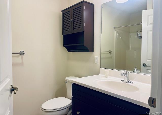 Building Photo - 46 Islip Ave