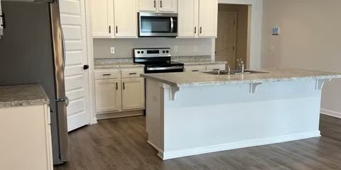 Building Photo - 5248 Peach Dr