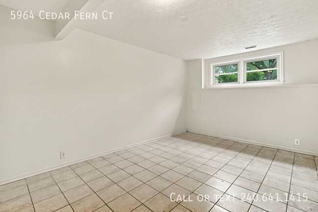 Building Photo - 5964 Cedar Fern Ct