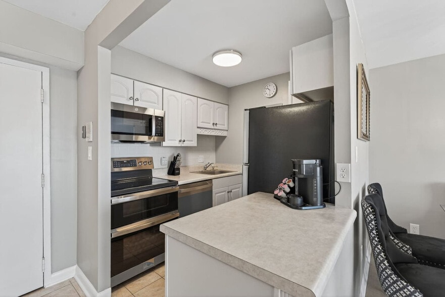 Building Photo - 201 Rudee Loop Connector