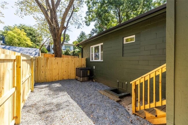 Building Photo - 148 Bixby Terrace SE