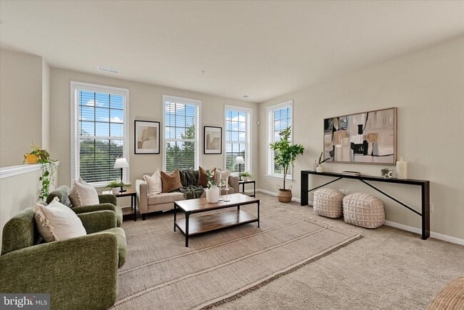 Building Photo - 2557 Campus Way N