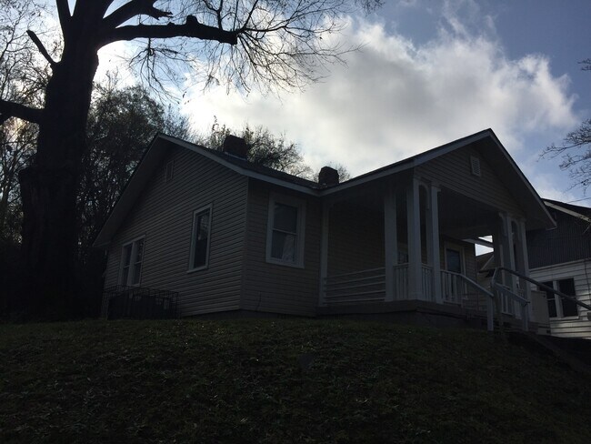 Building Photo - 27 Hemlock Dr