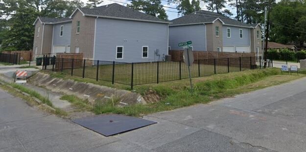 Primary Photo - 8203 Oak Knoll Ln