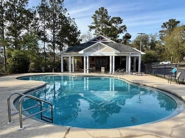 Building Photo - 2281 Del Carmel Way