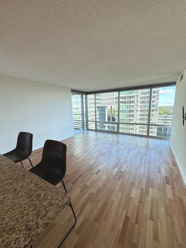 Building Photo - 9725 Woods Dr