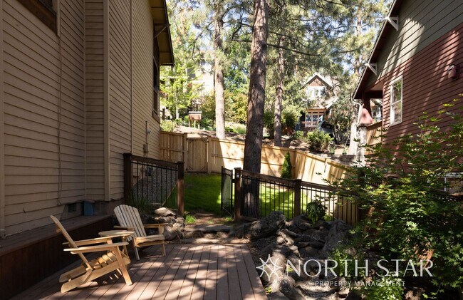 Building Photo - Spacious Bend 3 bed/2 bath Residence w/ Of...