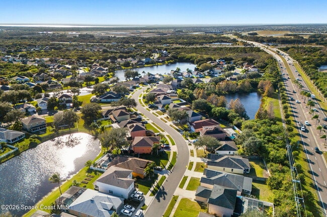 Building Photo - 4426 Four Lakes Dr