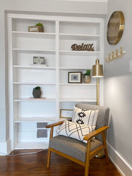 Building Photo - 1001 Hatch St