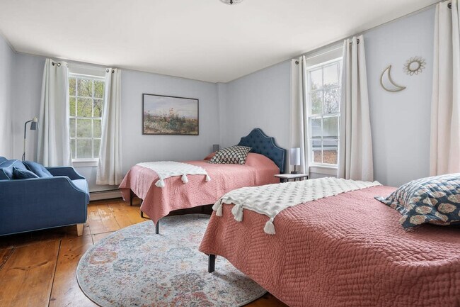 Building Photo - 38 Exeter Rd