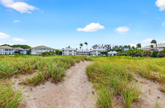 Building Photo - 817 N Ocean Blvd