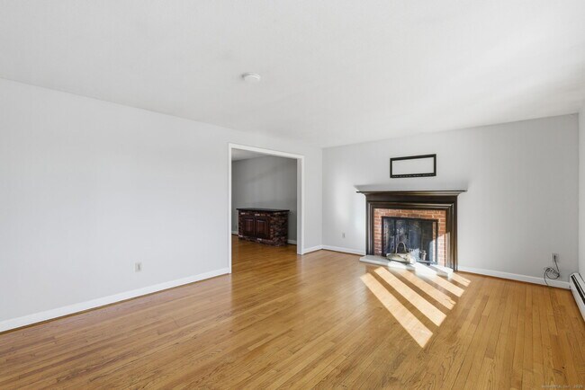 Building Photo - 8 Cherryfield Dr