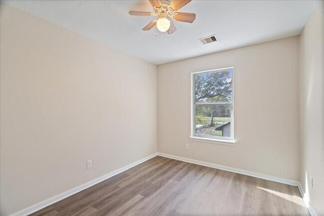 Building Photo - Roomy 4bdr Near NRG