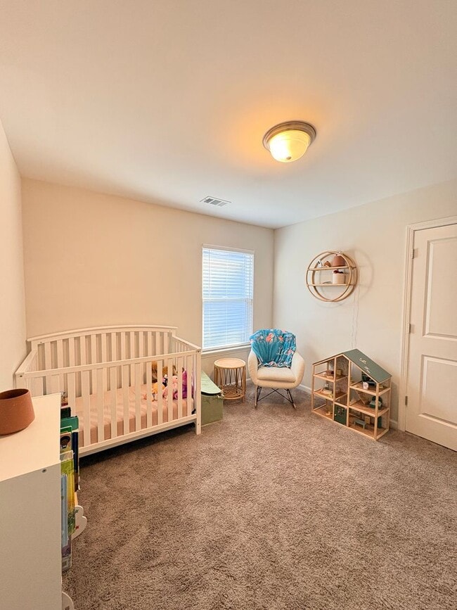 Building Photo - Welcome To Heritage New River Side