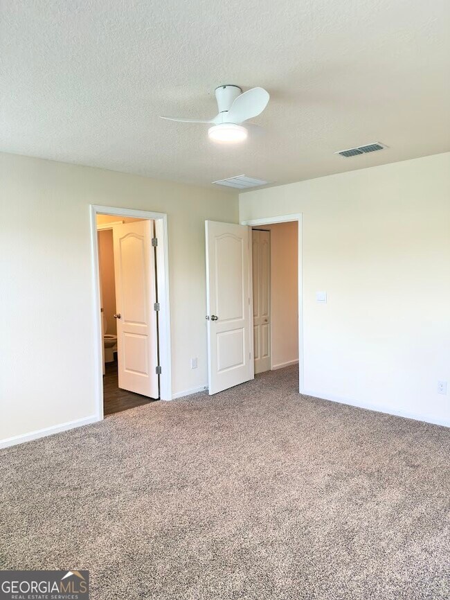 Building Photo - 124 Teakwood Dr