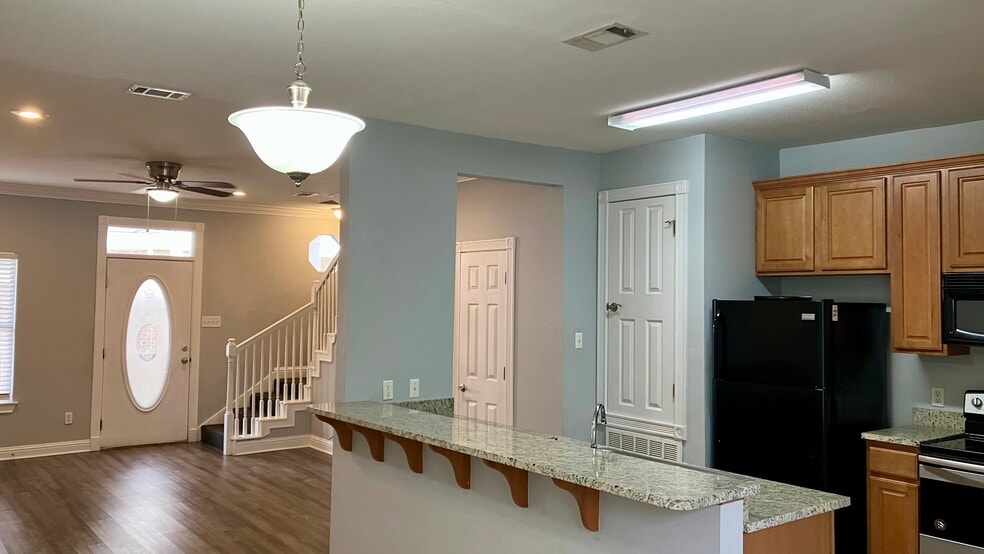 Building Photo - 1332 Tropical Cv