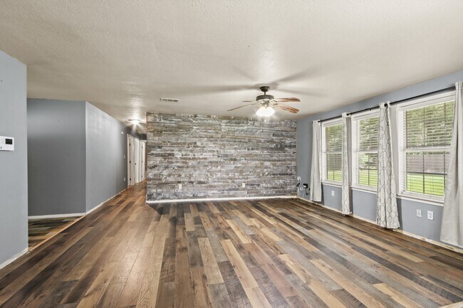 Building Photo - 432 Co Rd 4284