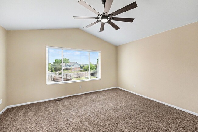 Building Photo - Fantastic Home in the Desirable Sterling Hills Neighborhood