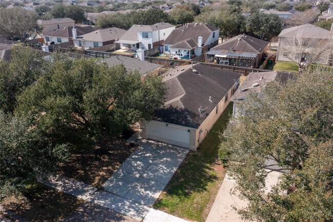 Building Photo - 6007 Baldwin Elm St