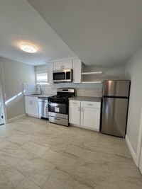 Building Photo - 40 Bourne St