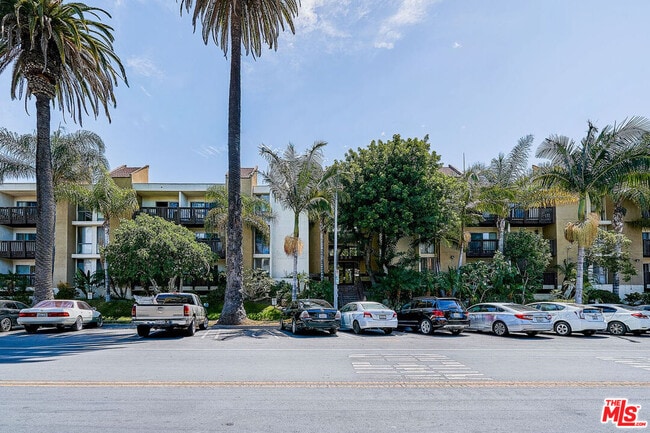 Building Photo - 320 S Ardmore Ave