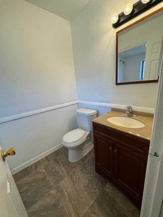 Building Photo - 1732 Laredo Dr