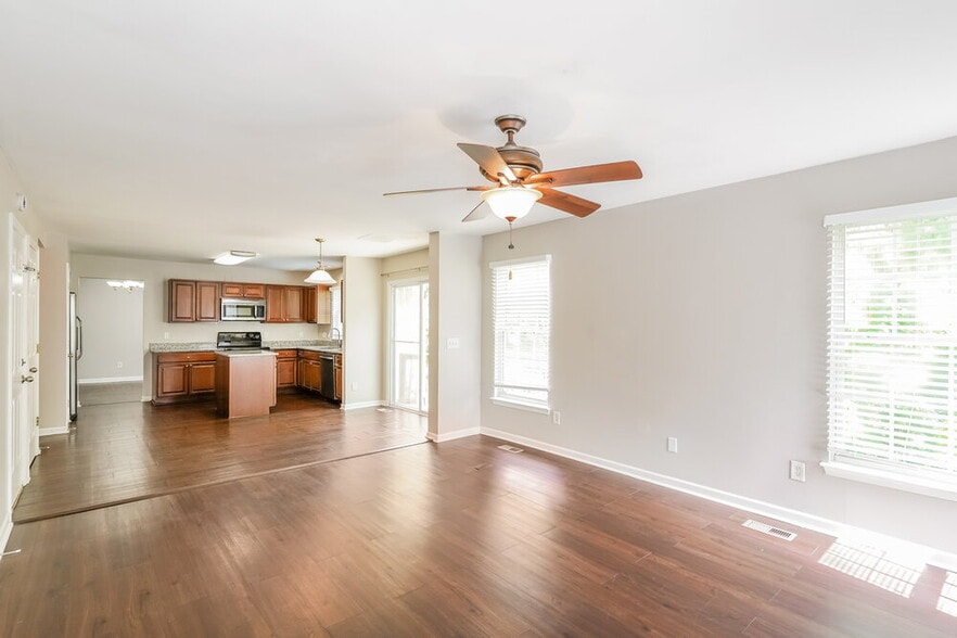 Building Photo - 1437 Timber Ridge Cir