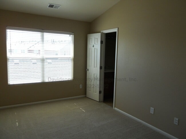 Building Photo - Beautiful 2 Bedroom Townhouse Near The Air...