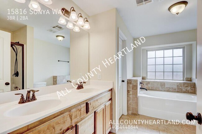 Building Photo - 15816 Sonya Way