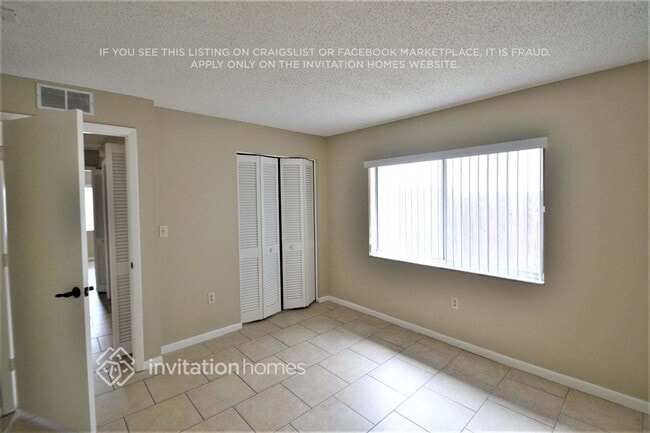 Building Photo - 7690 Innis Ct N