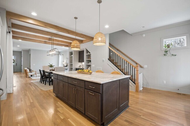 Building Photo - 6368 Alamo Pl