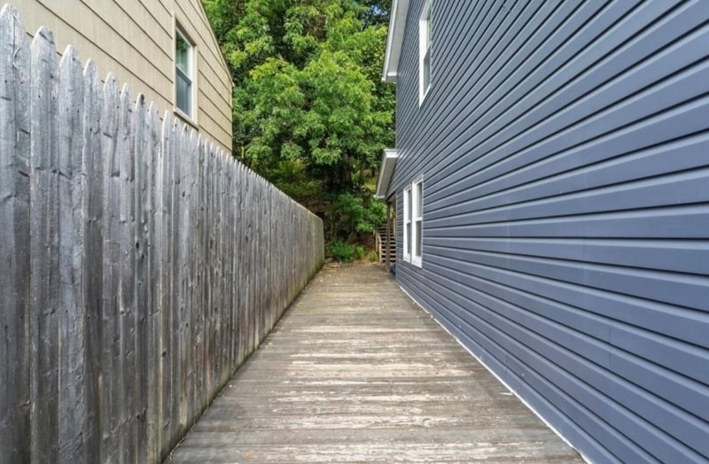 Building Photo - 1042 Lessing St