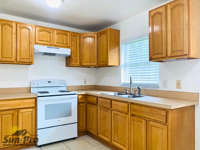 Building Photo - 1965 Nelson Ave