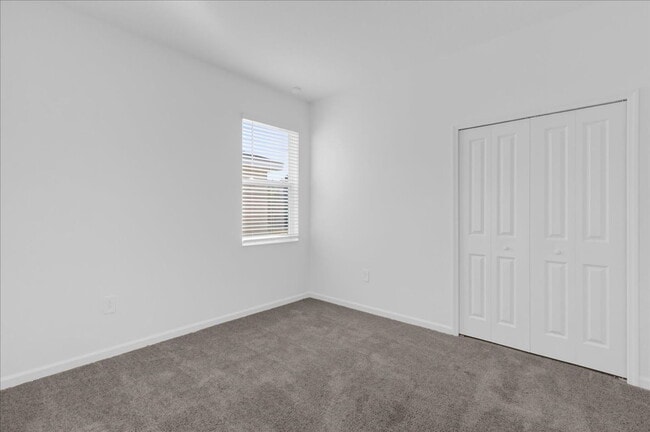 Building Photo - 4385 Pebbles Throw Dr