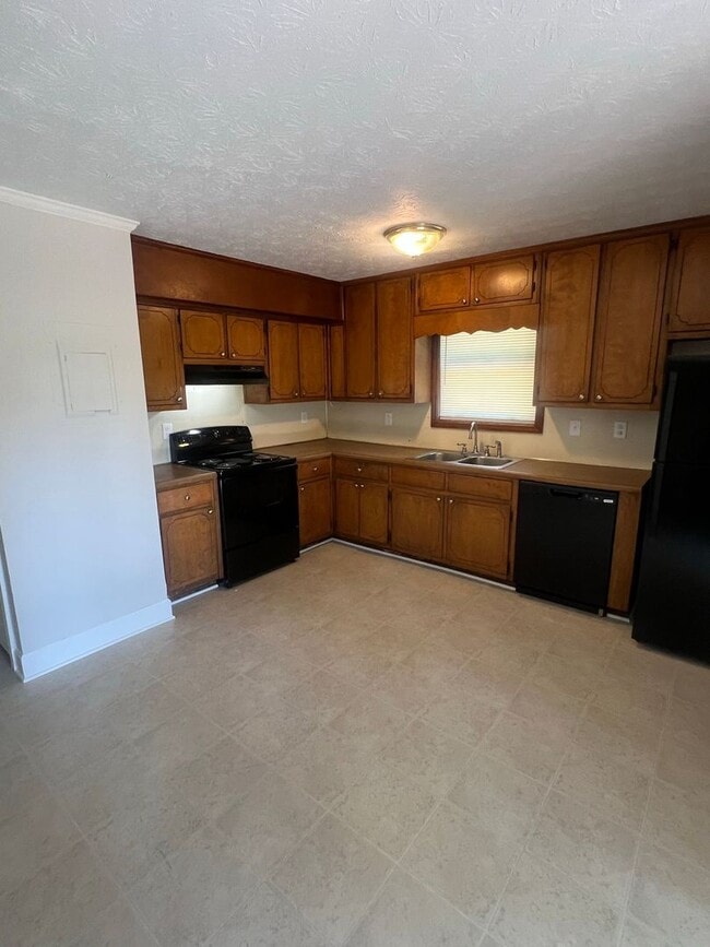 Building Photo - 535-537 Haygood Court